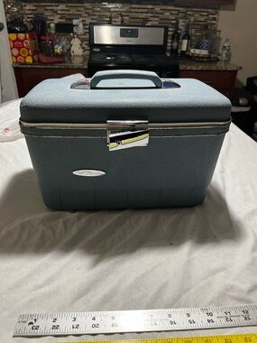 Vintage Train Case Makeup Jewelry Case - Steel Blue forecast only key missing